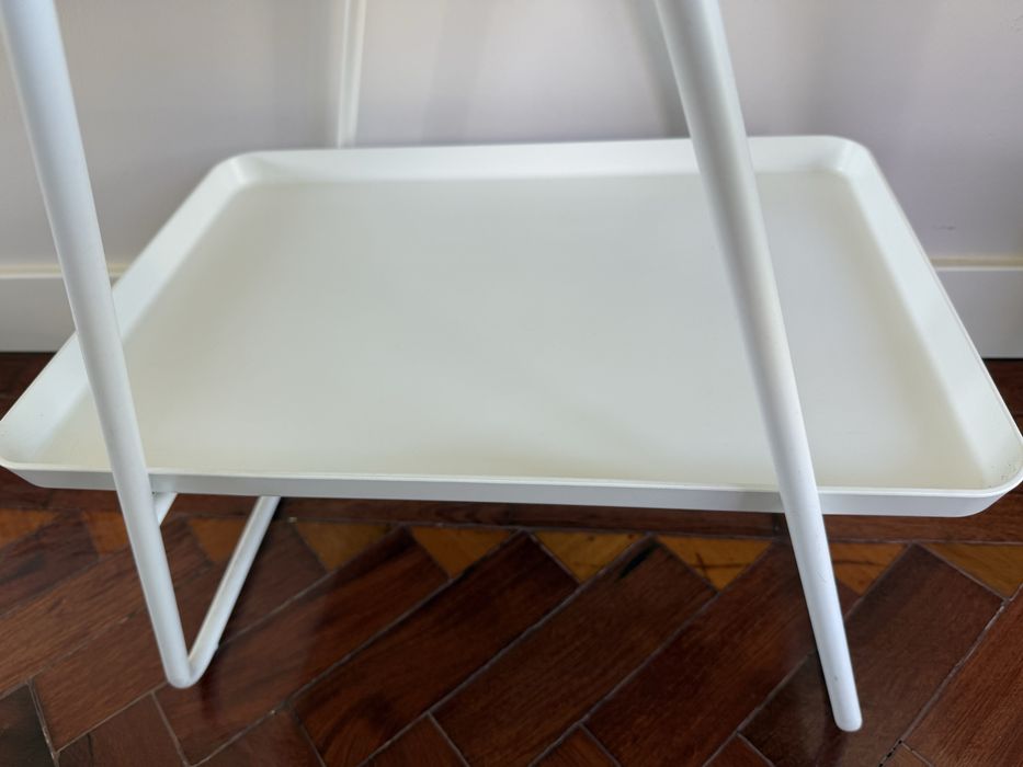 Mesa de apoio branca
