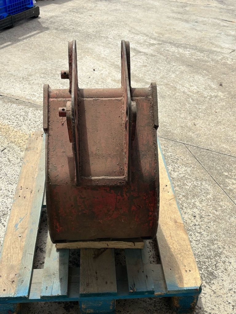 Balde de retroescavadora ou mini giratória