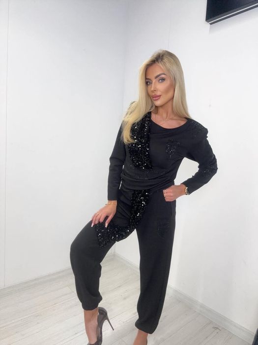 Piękny komplet dres cekiny logo paparazzi fashion