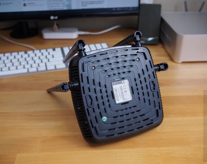 Роутер Tenda AC5. ГГц - 5, 2.4 + usb кабель для павербанку.
