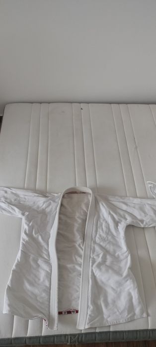 Kimono branco marca Conquer