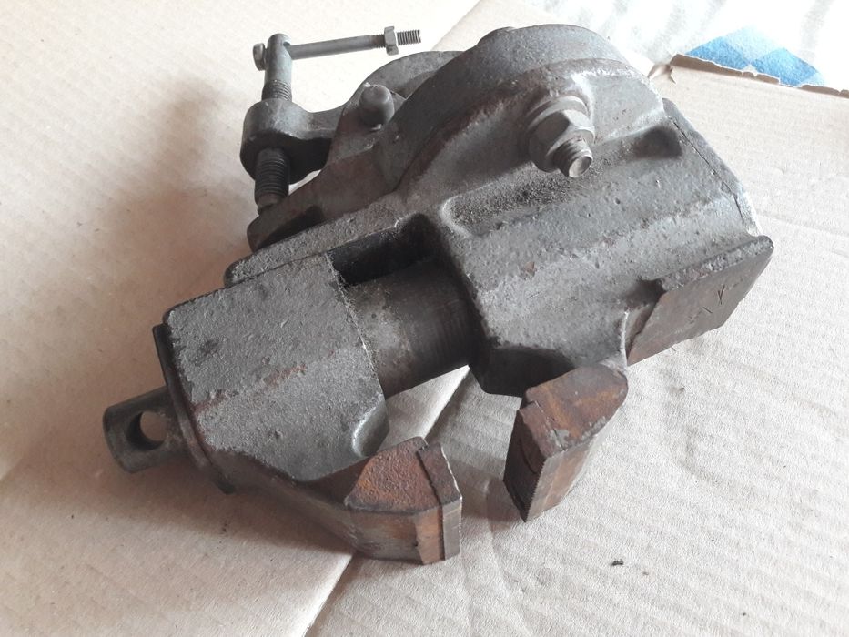 Тиски старые советские