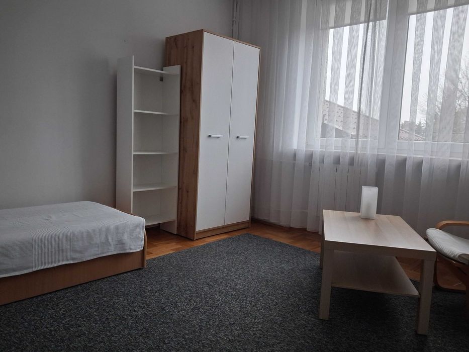 Pokój dla dziewczyny bez dodatkowych opłat