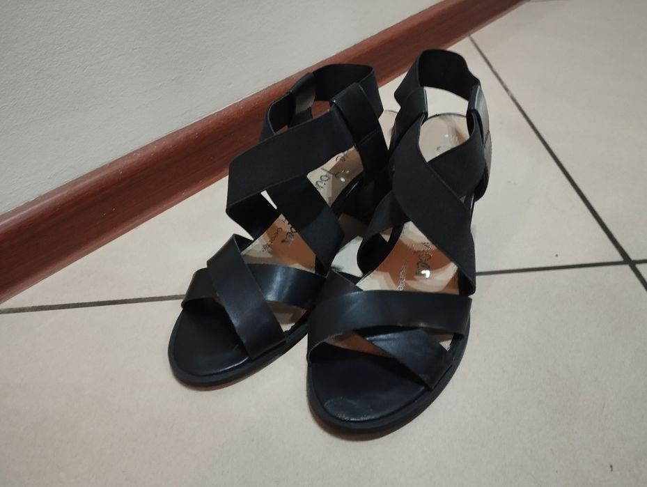 Buty damskie na lato na obcasie czarne 40