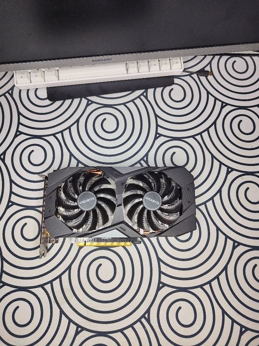 Видеокарта GTX 1660 SUPER