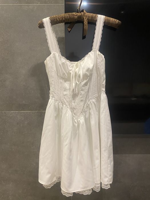 Сукня біла романтична