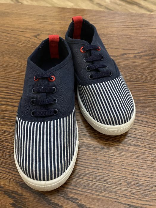 Дитячі мокасіни.