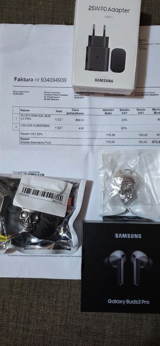Samsung Galaxy Buds3pro, oryginał,  z etui , ładowarką 25W i brelokiem