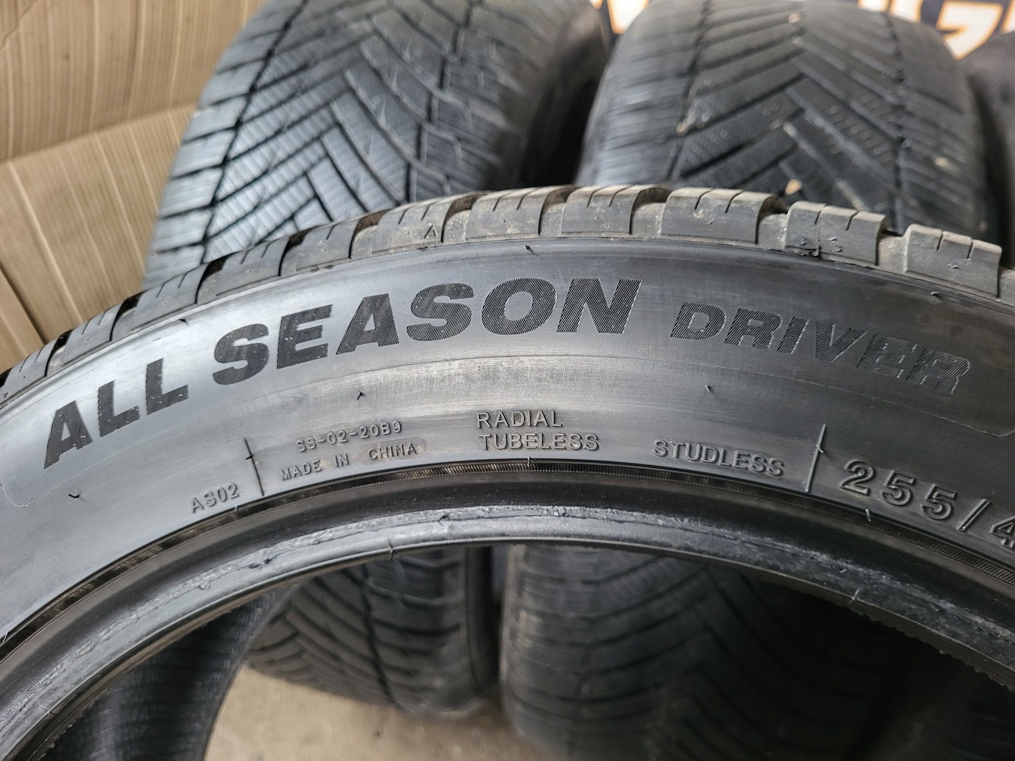 Opony wielosezonowe 255/45/19 Imperial 23rok 6/7mm