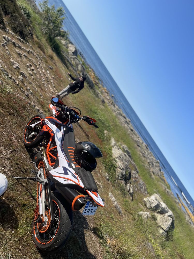 Ktm 690 smc r 2023 6tys.km super stan!! Supermoto 701 husqvarna