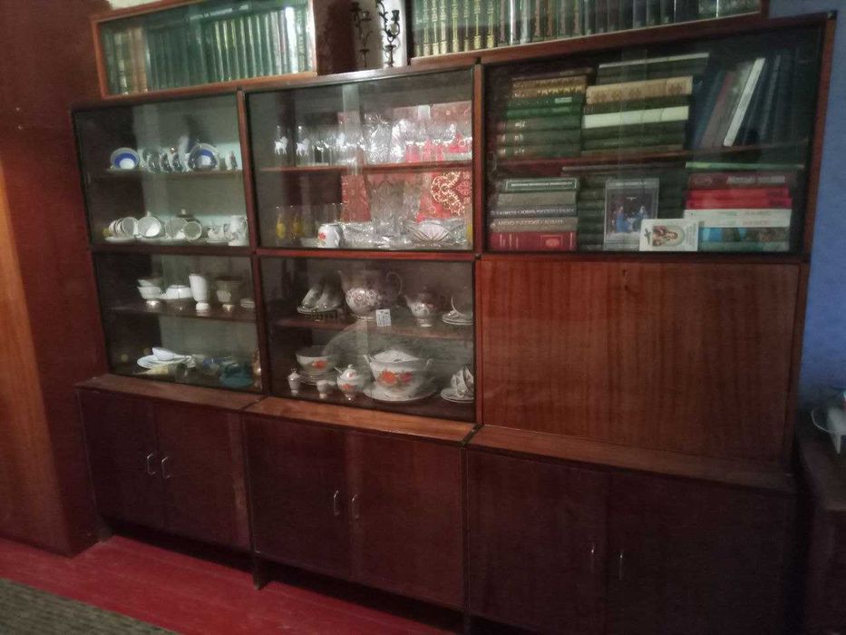 Стенка книжный шкаф