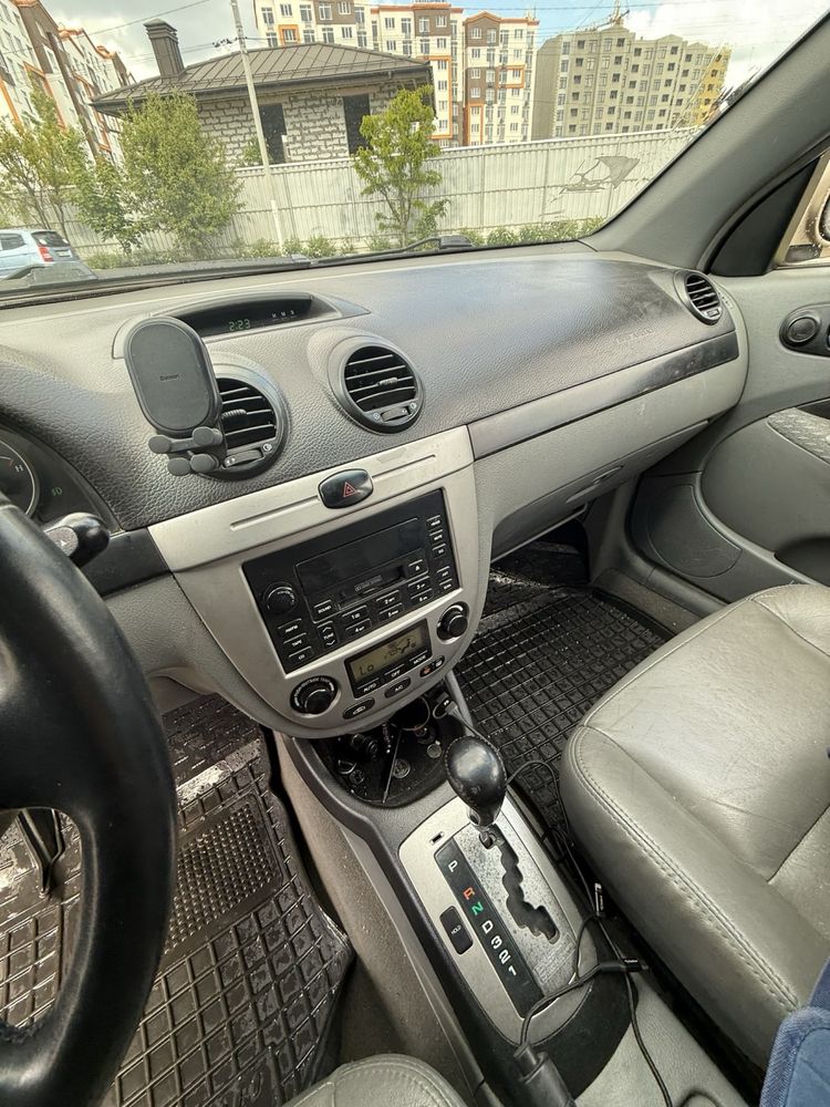 Автомобіль Chevrolet  Lacetti