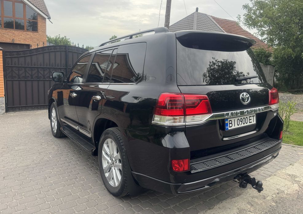Toyota Land Cruiser 200 дизель автомат