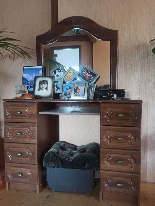 Трюмо для дівчинки