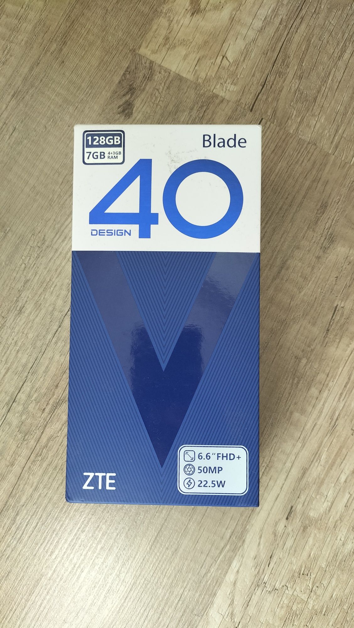Телефон ZTE Blade V40