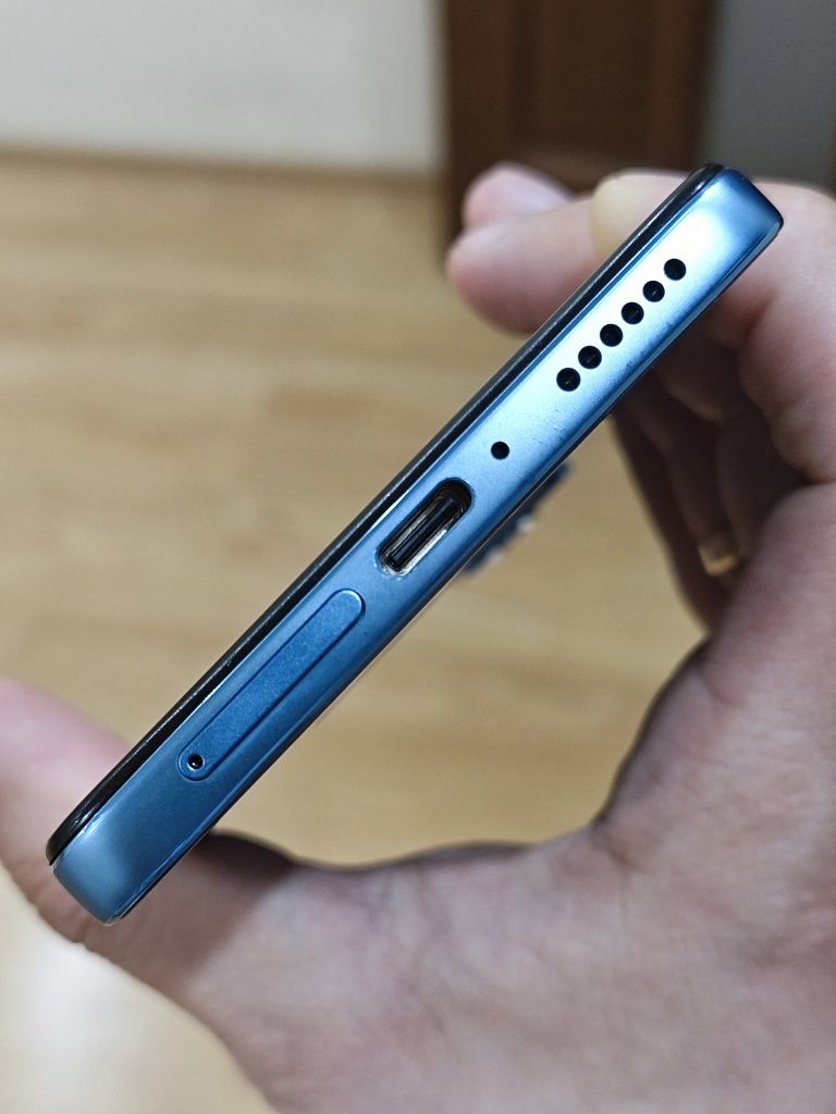 Xiaomi Redmi Note 12 Pro 8/256 идеальное состояние новый 2 месяца