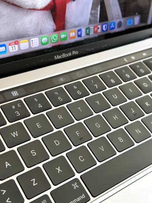 MacBook Pro 13’’ | 2016 | Touch Bar e Touch ID - Teclado Português