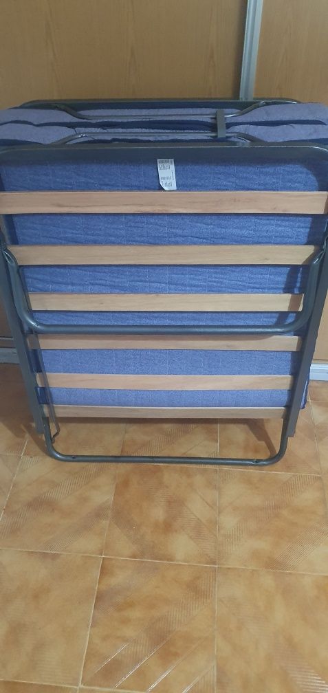 Cama dobrável portátil