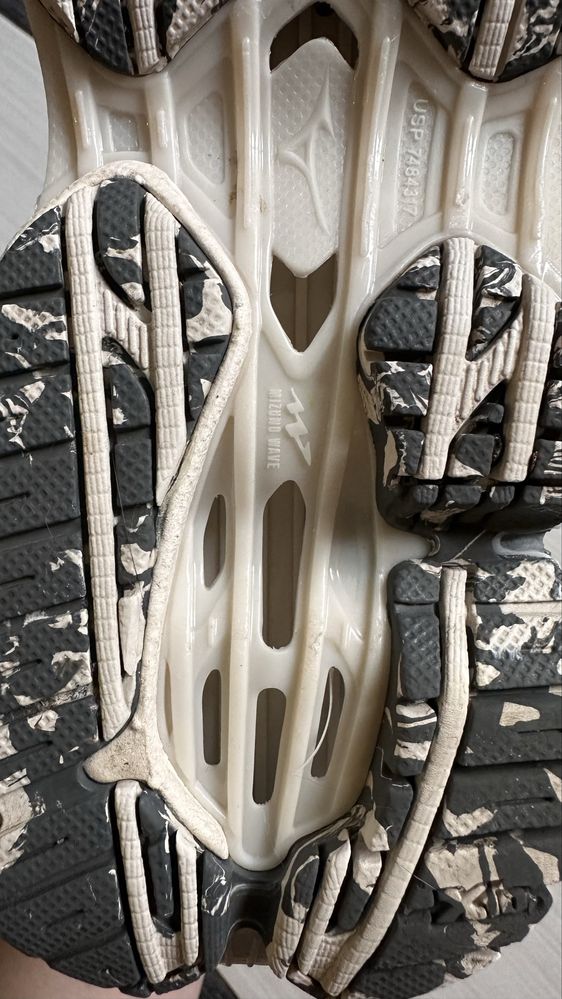 Чоловічі кросівки Mizuno Wave Prophecy 42 розмір