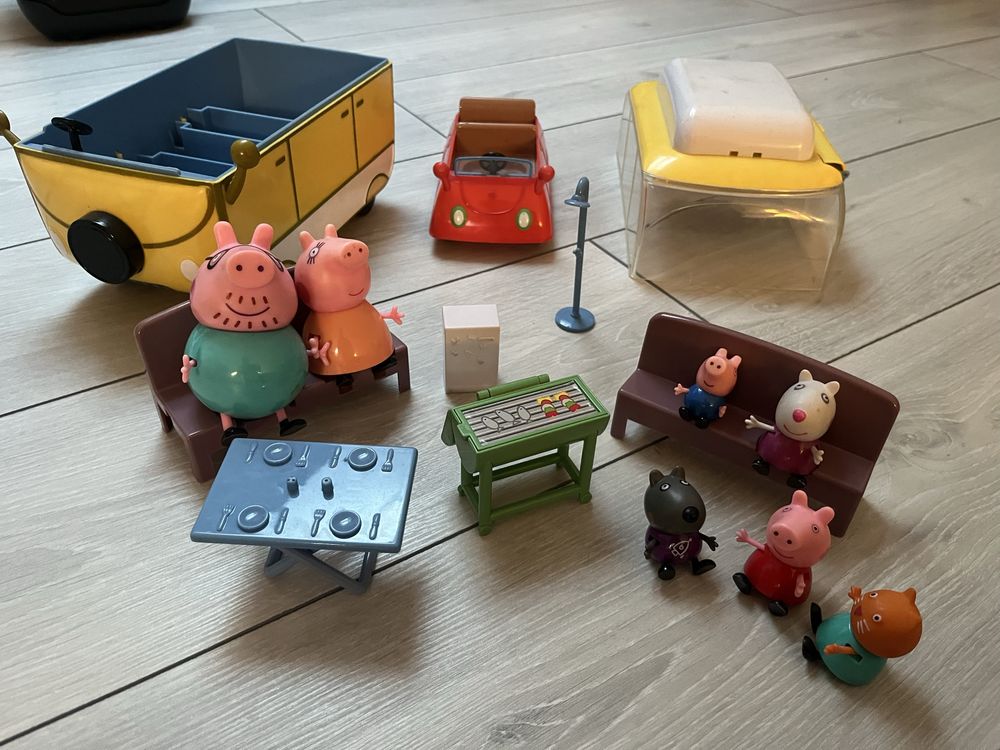 Zestaw Peppa dla fanów Kamper, auto, figurki