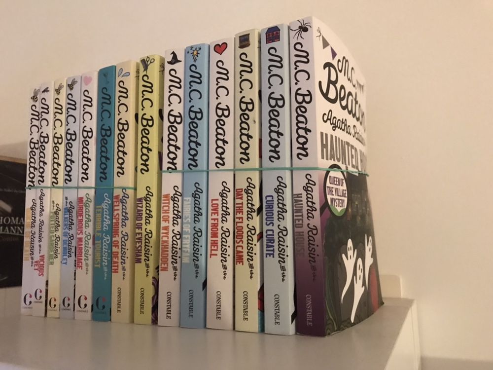 Agatha Raisin Mysteries 14 volumes