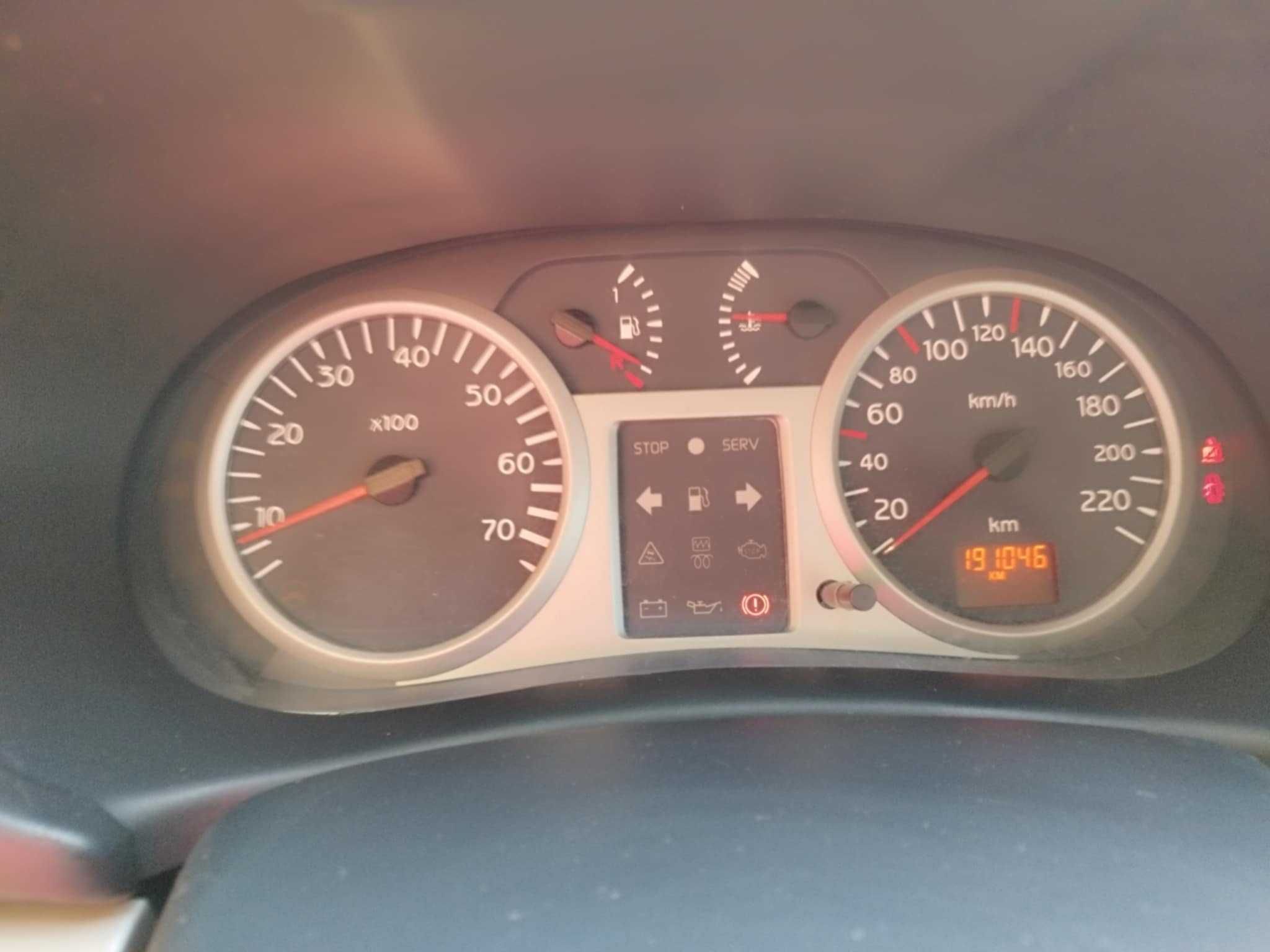 Renault Clio II Hatchback 1.4 16V Expression 2003r.