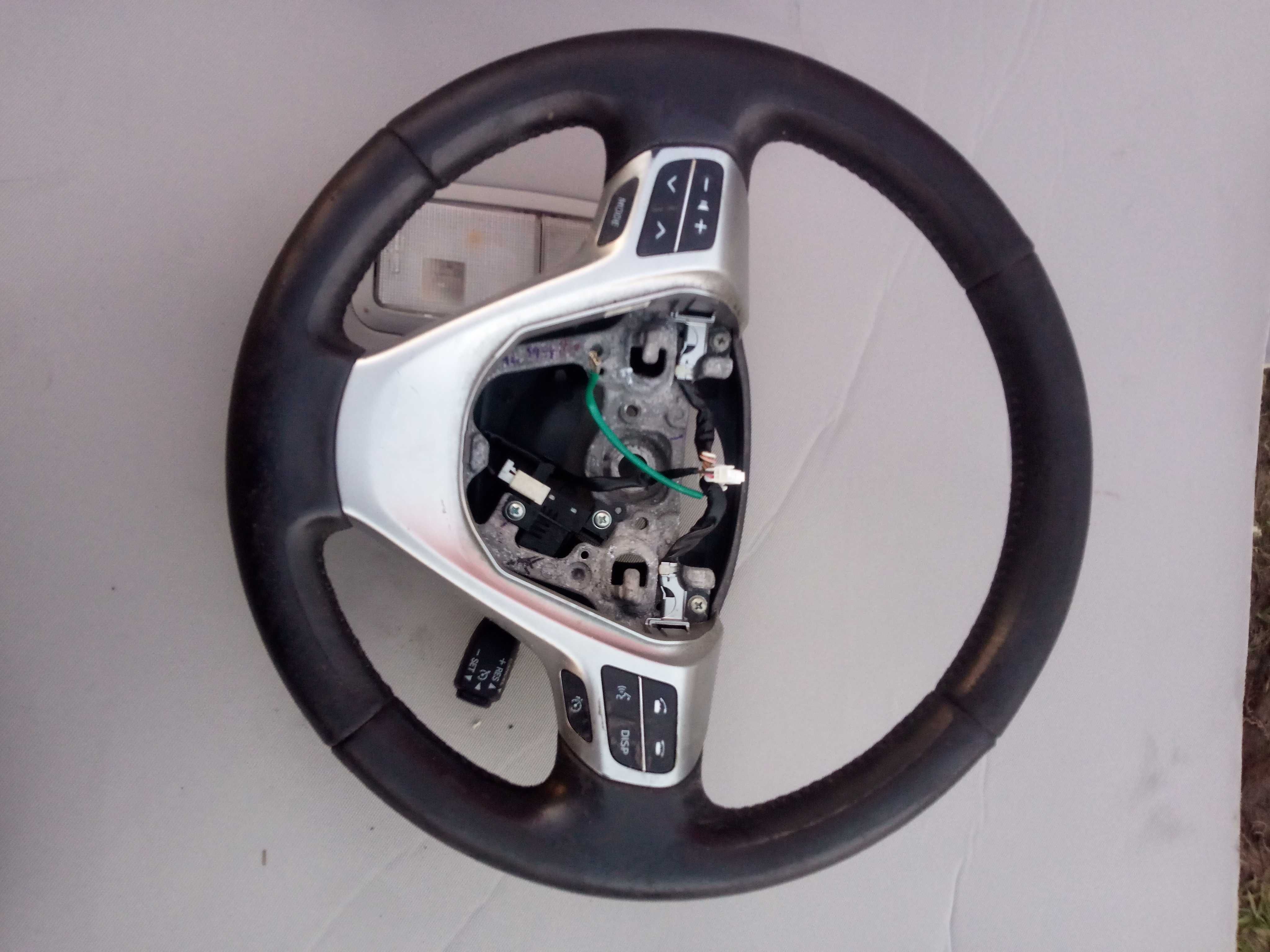 TOYOTA VERSO 09-14 kierownica tempomat