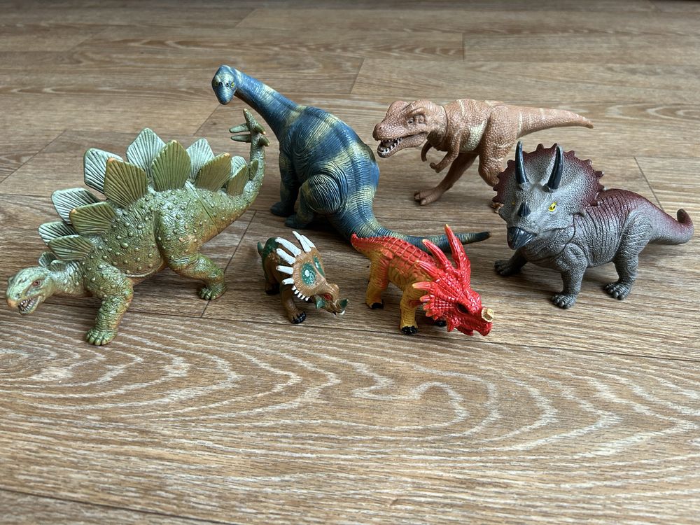 Продам іграшки динозаври, набір динозаврів