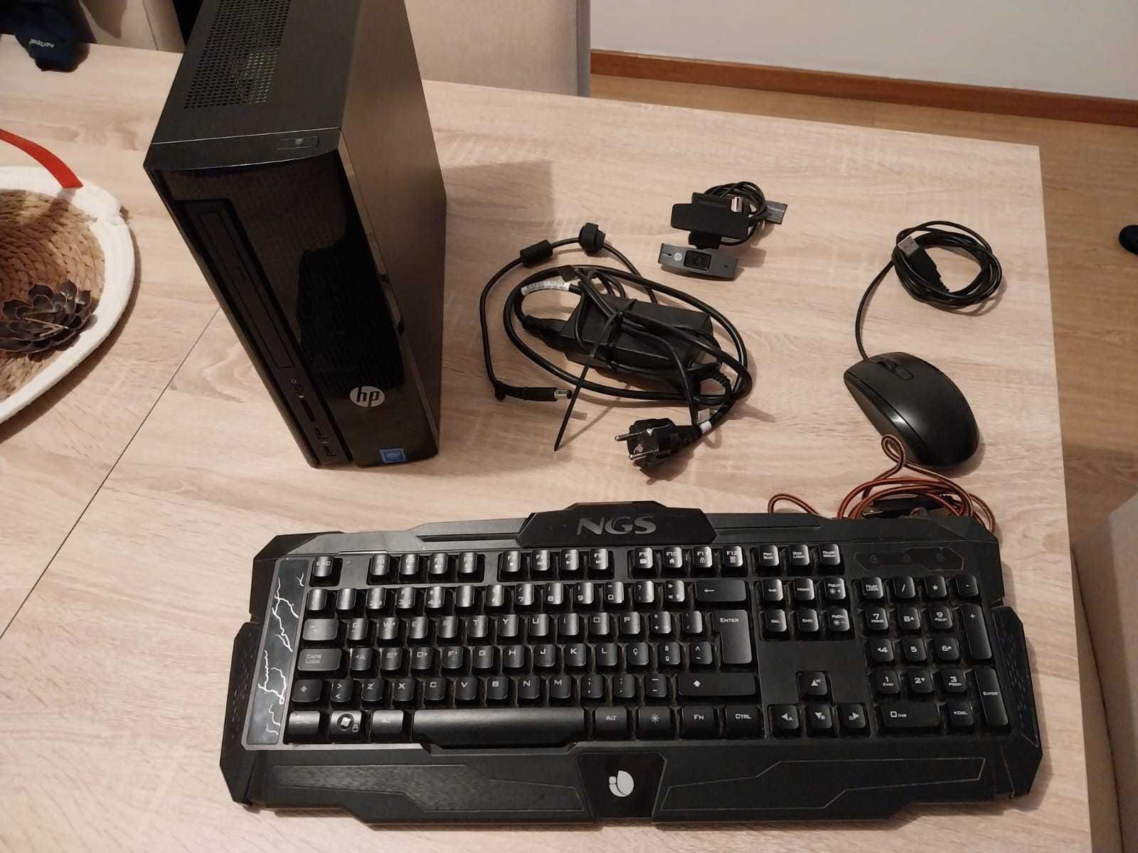 Vendo conjunto CPU, teclado rato e câmara web