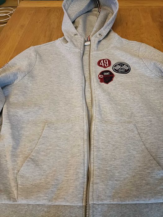 Piękna damska bluza GANT Le Mans z kapturem i zamkiem błyskawicznym
