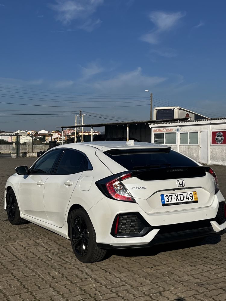 Vendo HONDA CIVIC 1.0 i-VTEC 2019 Elegance Navi