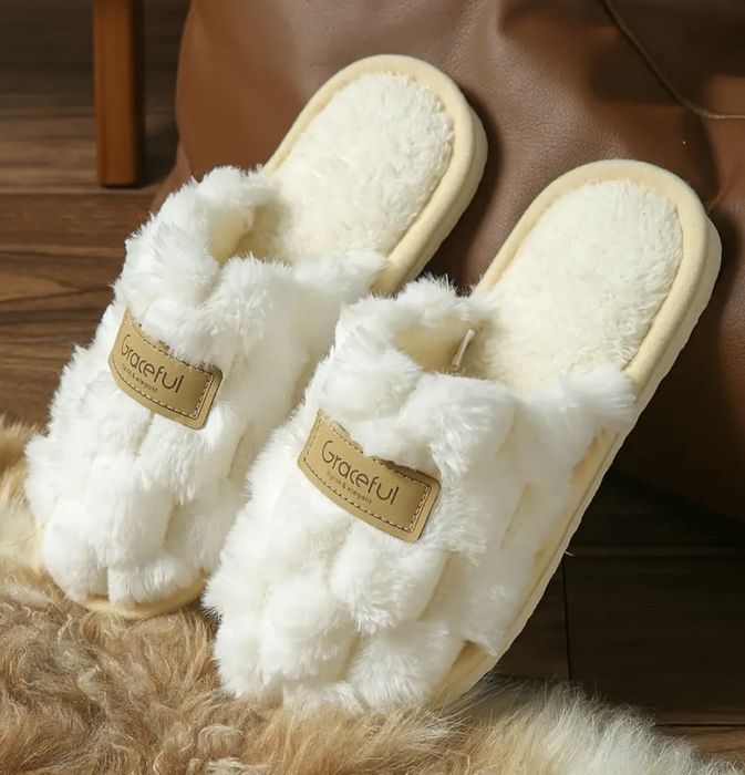 Тапки жіночі Теплі закриті білі хутряні 38 розмір 24,5 см устілка