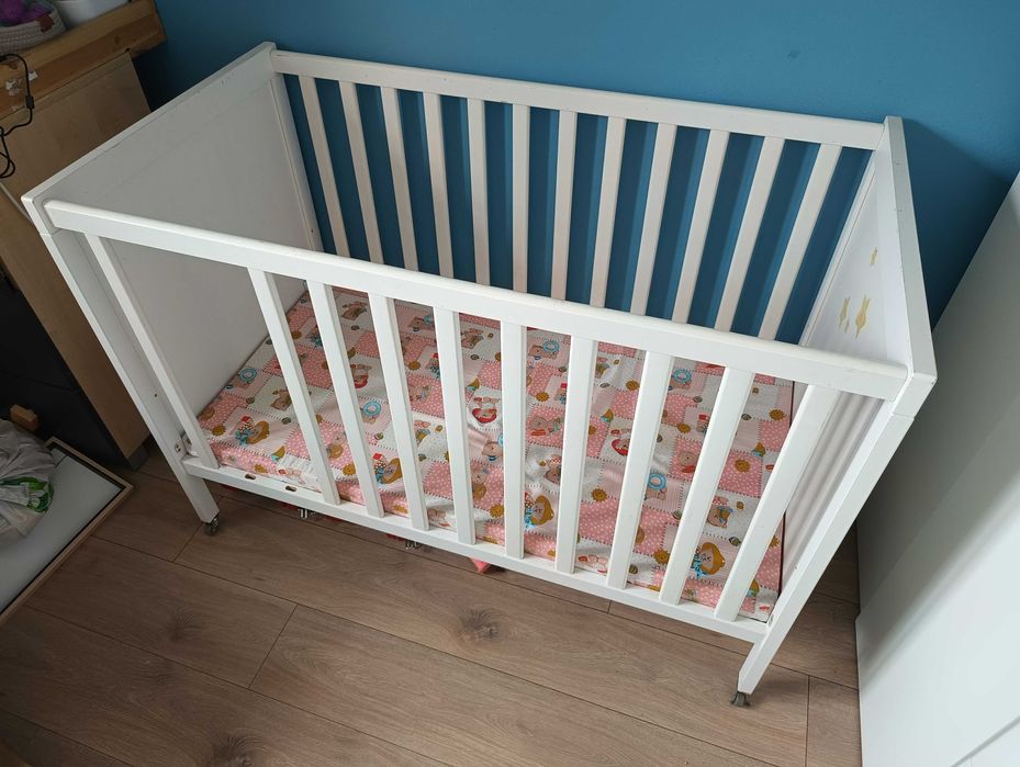 Łóżeczko dziecięce dla niemowlaków