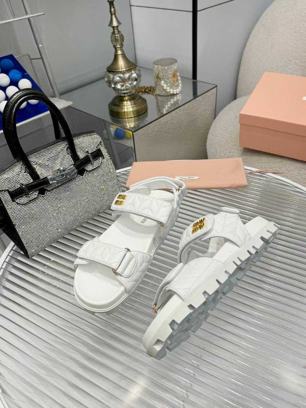 Buty, sandaly klapki, skora 110223
