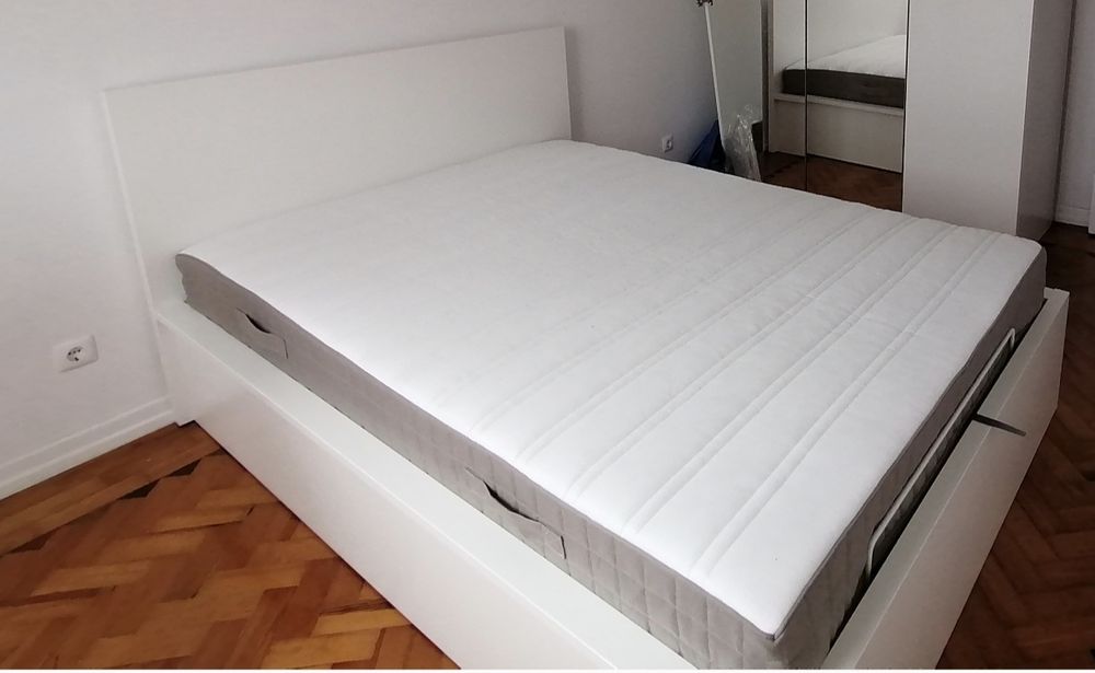 Cama Malm 140x200 c/arrumação