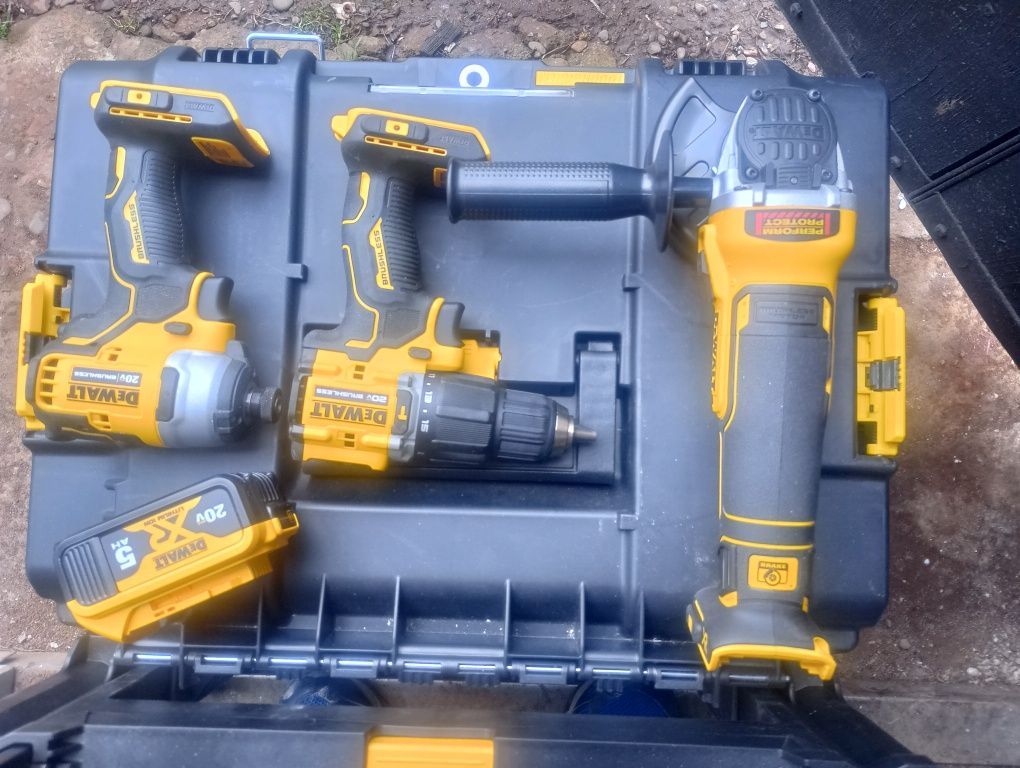 Dewalt інструмент акумуляторний