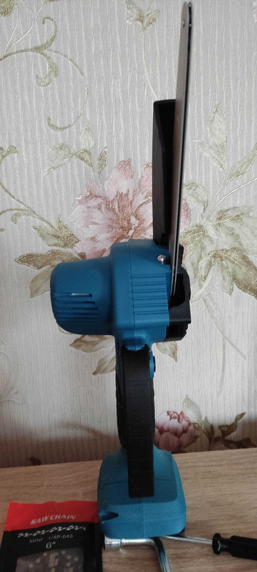 Ланцюгова 6" міні пилка для акумуляторів макіта (makita  BL18)