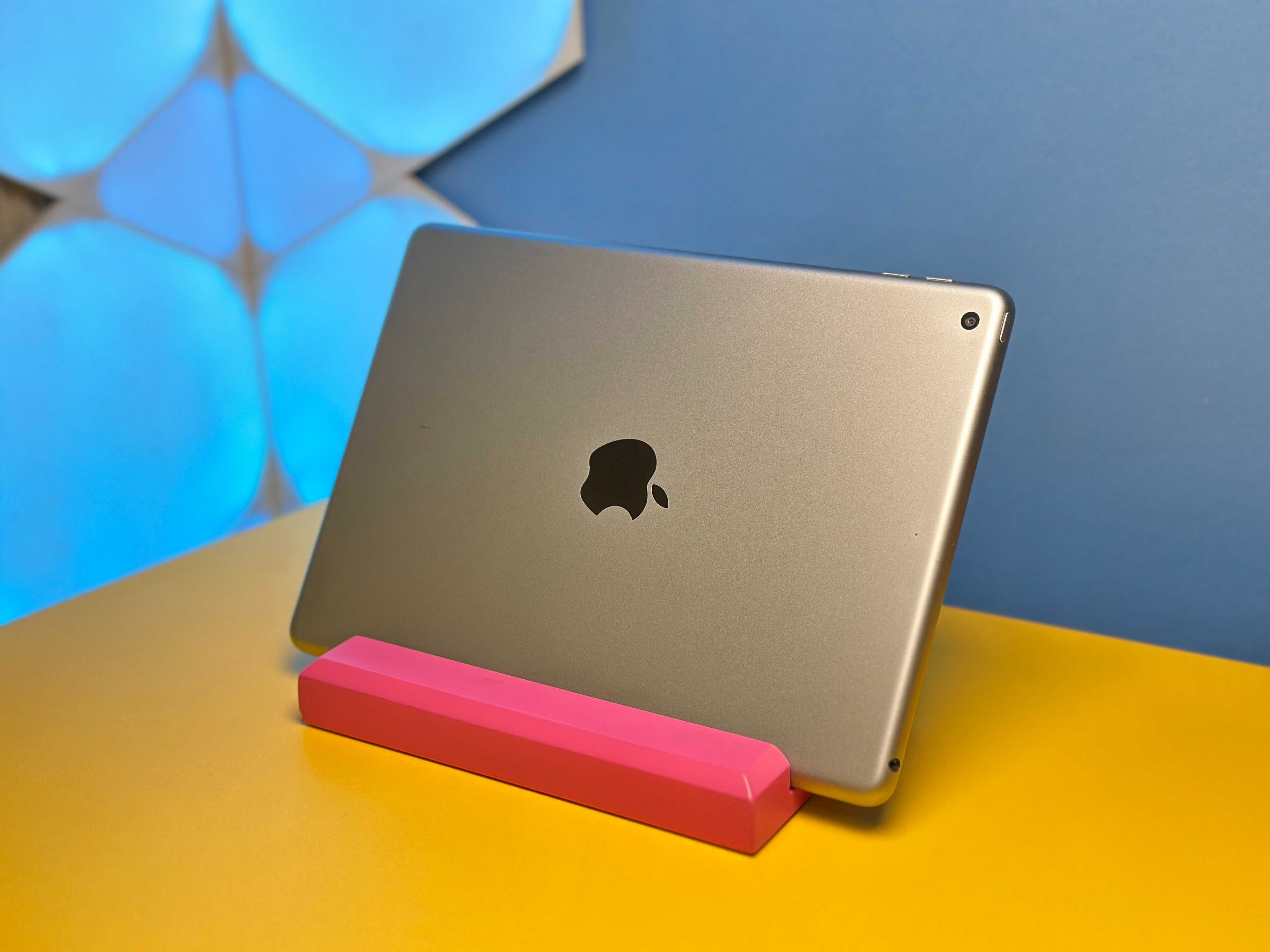 Планшет Apple iPad (2018) Wi-Fi 32GB Gray (136324) Б/У З ГАРАНТІЄЮ