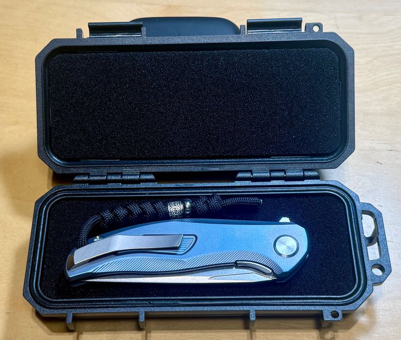 Nowy nóż składany firmy Jufule model Shirogorof Stellar Blue Tytan