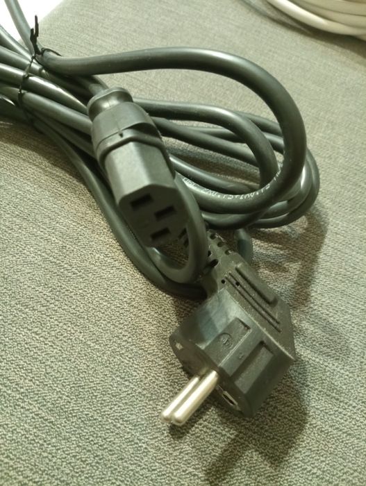 Кабель черний 4м та білі по 6м