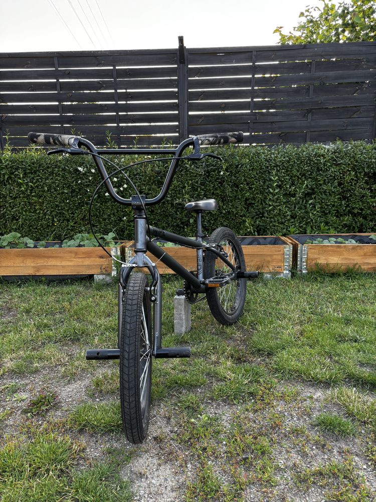 Rower BMX gotowy do jazdy
