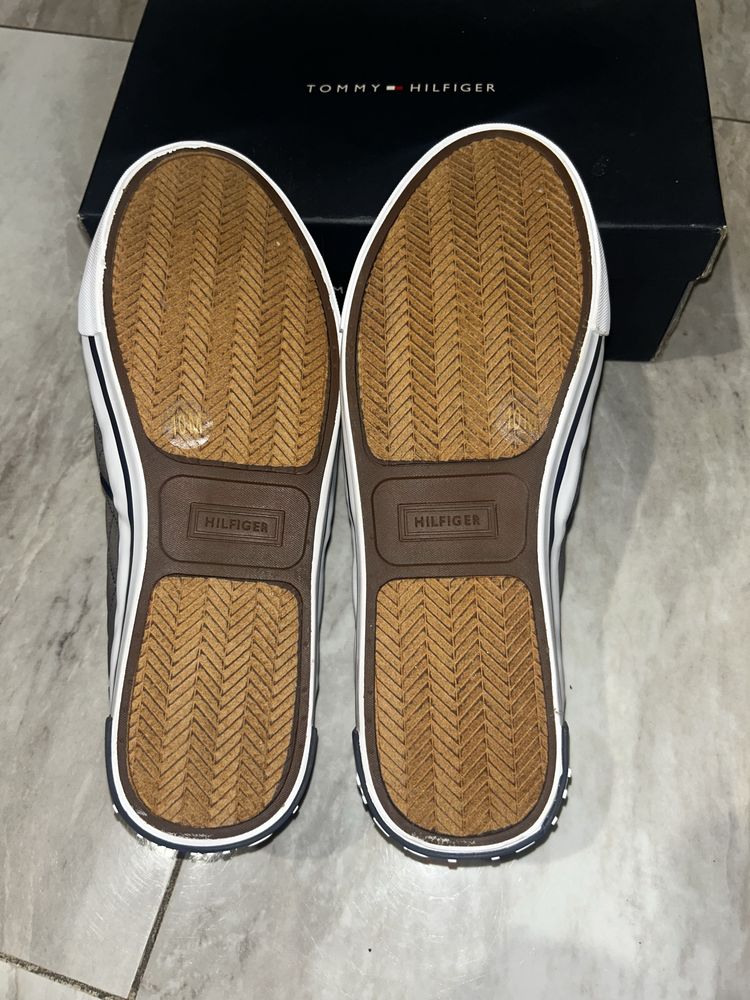 Оригінальні сліпони Tommy Hilfiger