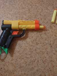 Дитяча іграшка пістолет