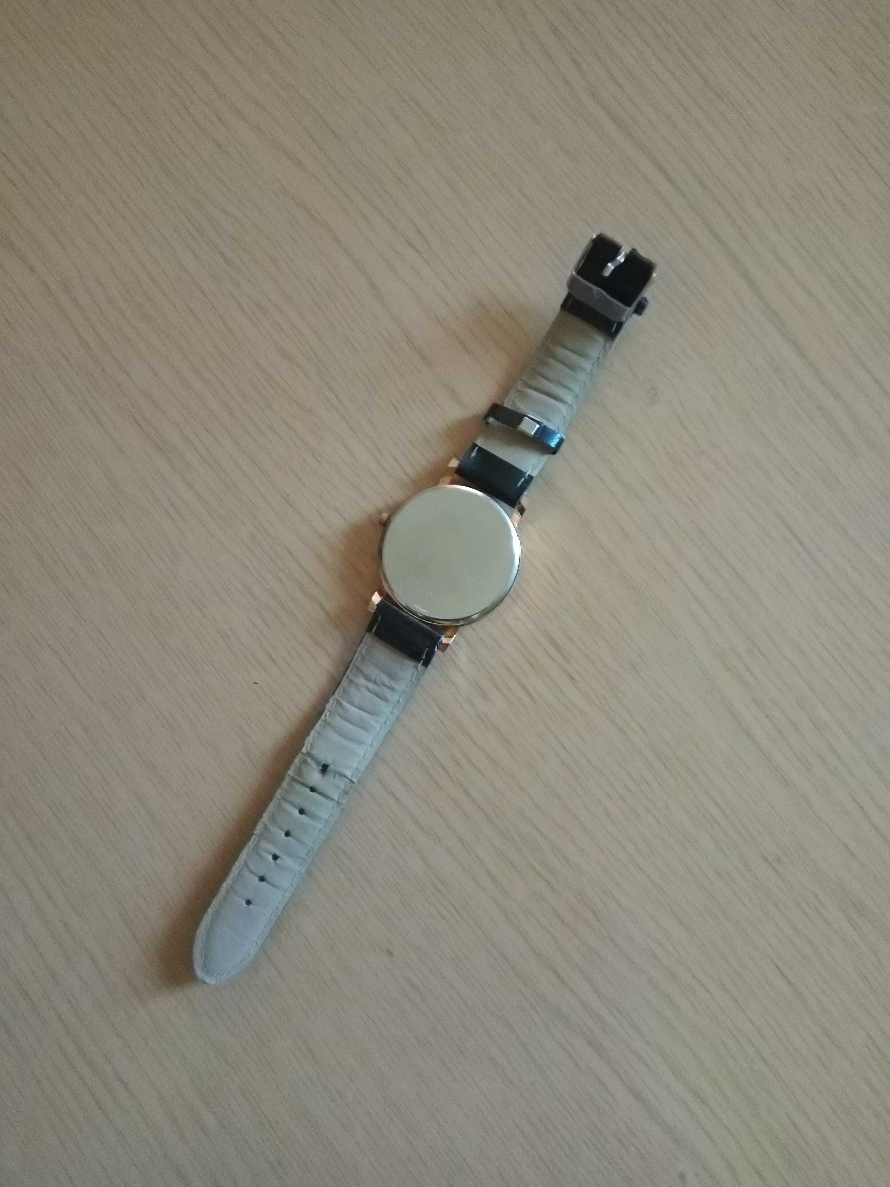 Damski zegarek kwarcowy