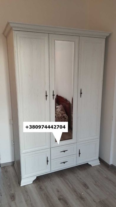 Зібрати меблі. Скласти меблі. Монтаж меблів.