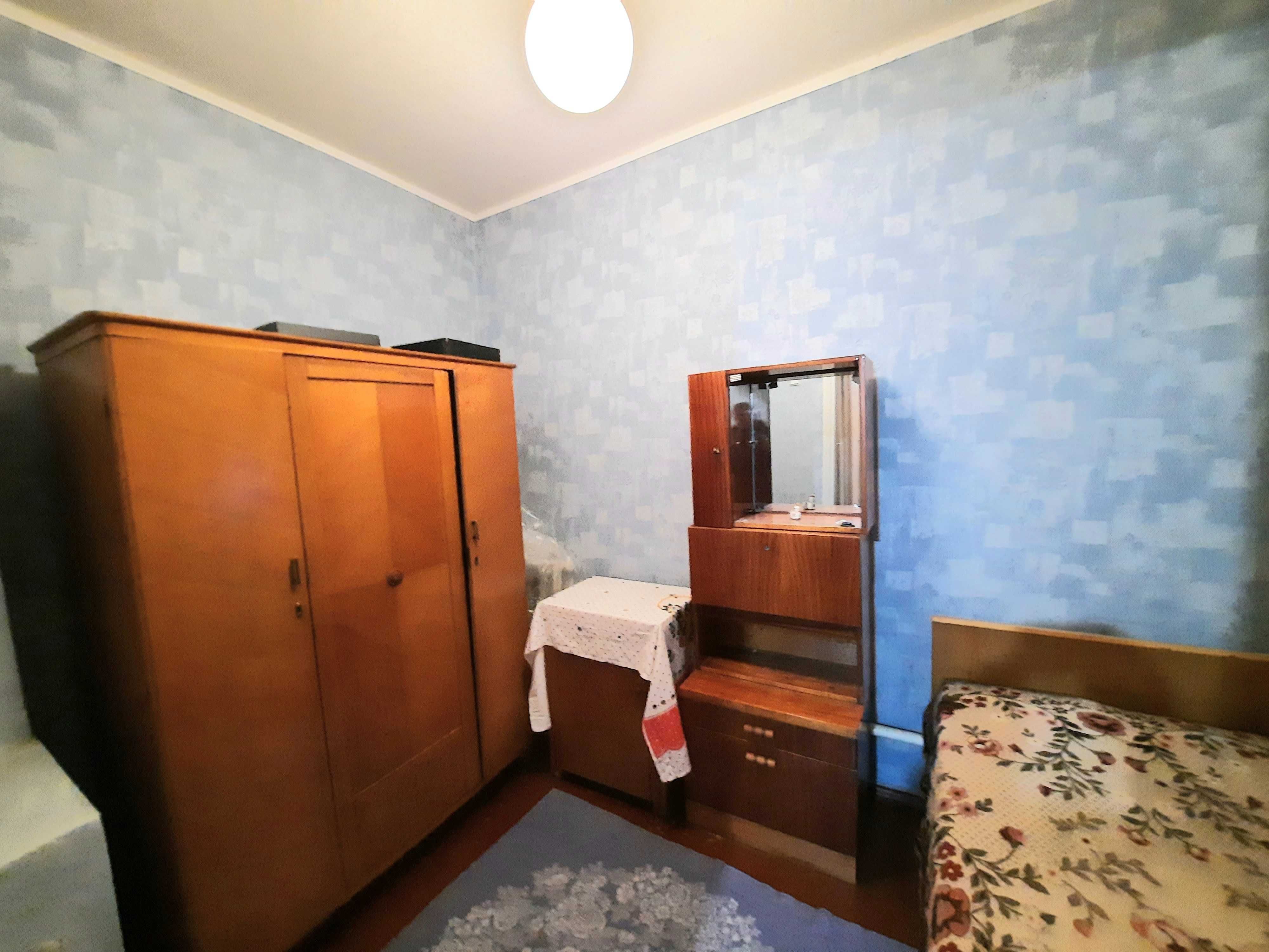 ПРОДАЖ 1/2 частини будинку в районі школи № 35 (М)