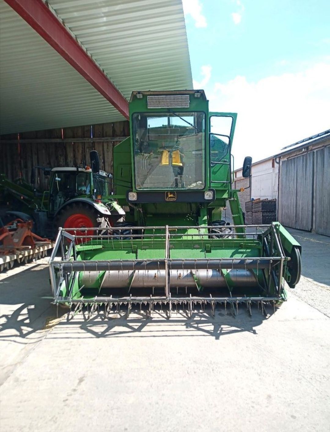 Комбайн свіжопригнаний John Deere 1052