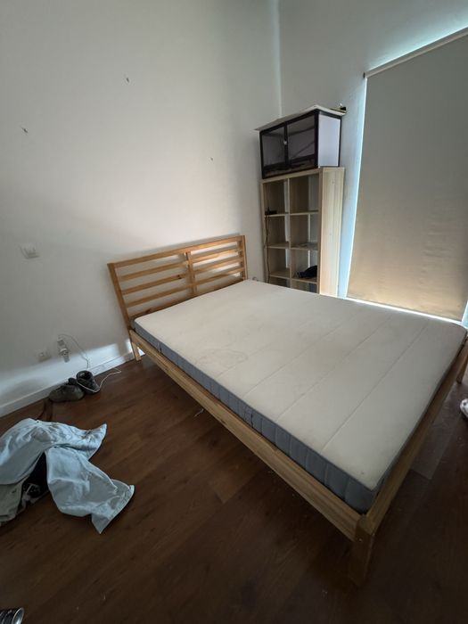 Cama de casal+ estrado+colchao