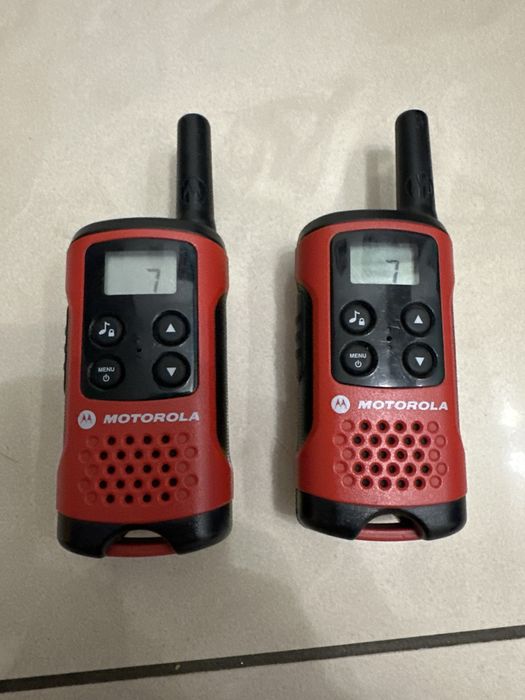 Motorola tlkr walkie-talkie