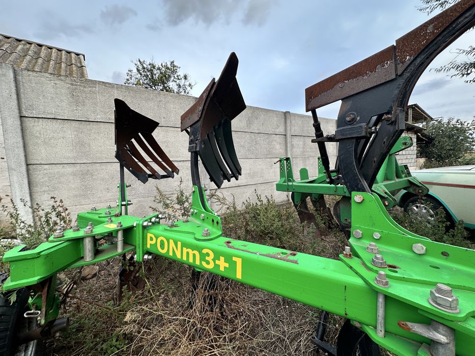 ТОРГ Плуг Велес Агро обертовий навісний 3+1